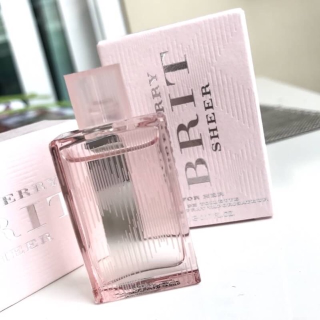 Burberry,Brit Sheer 5ml,น้ำหอมกลิ่นแนวดอกไม้,Burberry Brit Sheer 5ml,น้ำหอมBurberry Brit Sheer