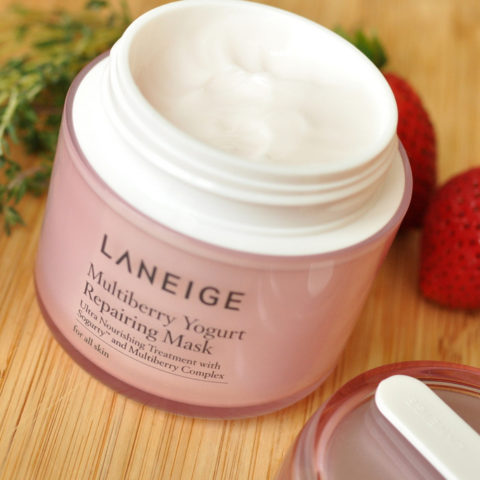 Laneige, Laneige Multiberry Yogurt Repair Pack, Laneige Multiberry Yogurt Repair Pack รีวิว, Laneige Multiberry Yogurt Repair Pack ราคา, Laneige Multiberry Yogurt Repair Pack 20 ml., Laneige ซื้อ 1 ชิ้น ฟรี 1 ชิ้น! Multiberry Yogurt Repair Pack 20 ml. มาสก์โยเกิร์ต อุดมไปด้วยวิตามินและแร่ธาตุ ช่วยเติมความชุ่มชื้นให้ผิว ปรับสีผิวให้ขาวกระจ่างใส แลดูเรียบเนียนและนุ่มขึ้น